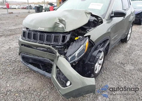 2019 Jeep Compass Latitude 4X4 from USA, damaged, VIN 3C4NJDBB2KT713805